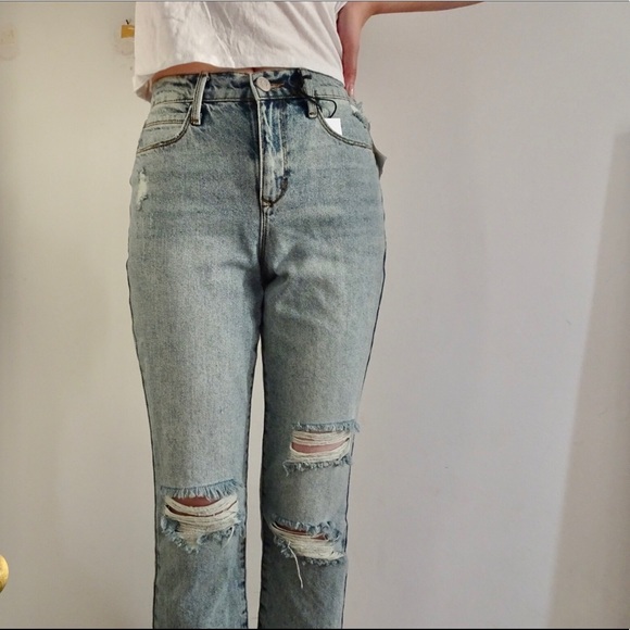 HIGH RISE CROP DISTRESSED JEANS - Picture 2 of 6